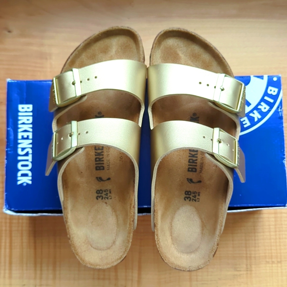 Sz 38 Birkenstock gold birko-flor Arizona sandals